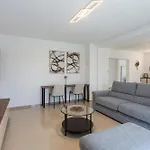 Luxurious New With Pool Apartman Šajini