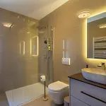 Luxurious New With Pool *