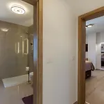 Apartman Luxurious New With Pool Šajini