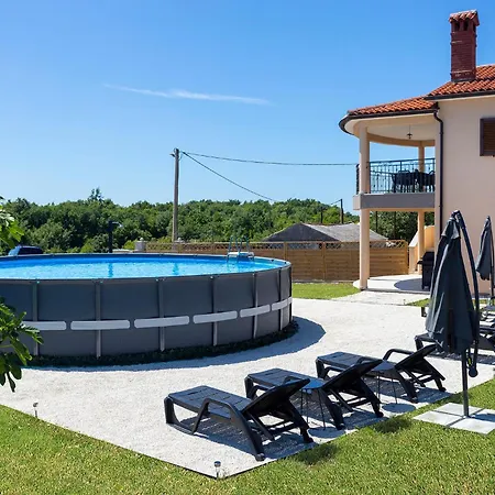 Apartman Luxurious New With Pool