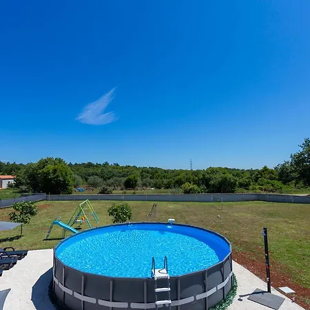 Apartment Luxurious New With Pool