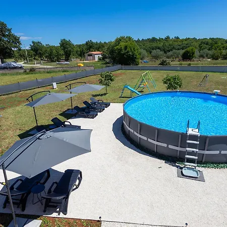 Apartment Luxurious New With Pool Sajini