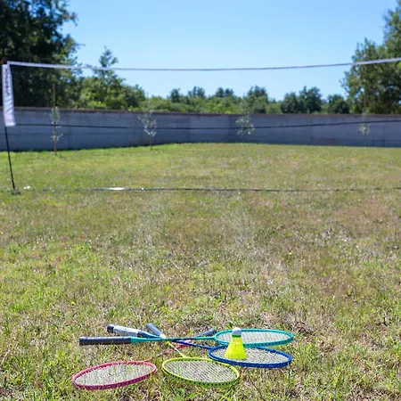 Luxurious New With Pool 公寓 Šajini