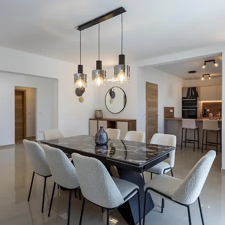 Apartment Luxurious New With Pool *