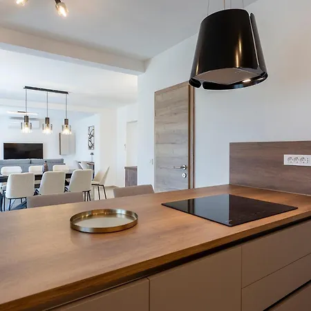 Luxurious New With Pool דירה *