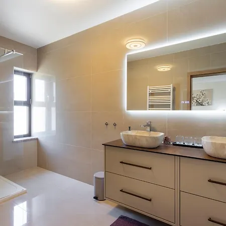 דירה Luxurious New With Pool *