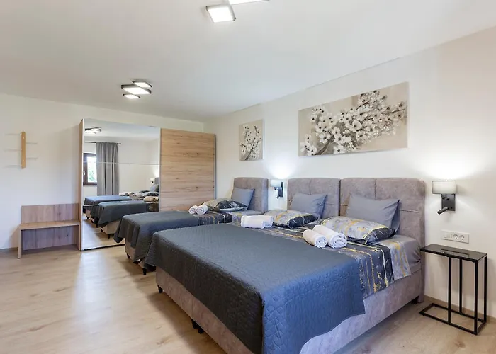 Luxurious New With Pool Appartement *