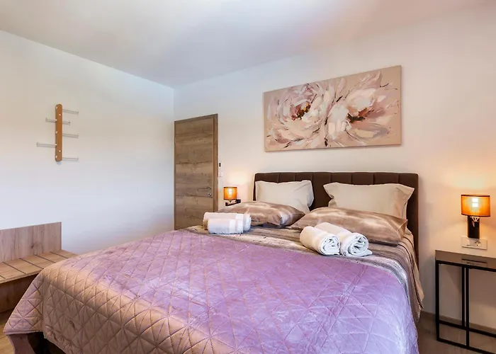 Appartement Luxurious New With Pool