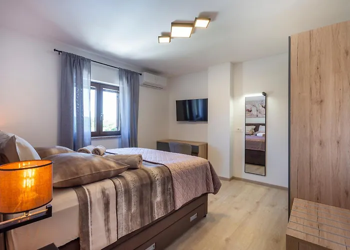 Appartement Luxurious New With Pool